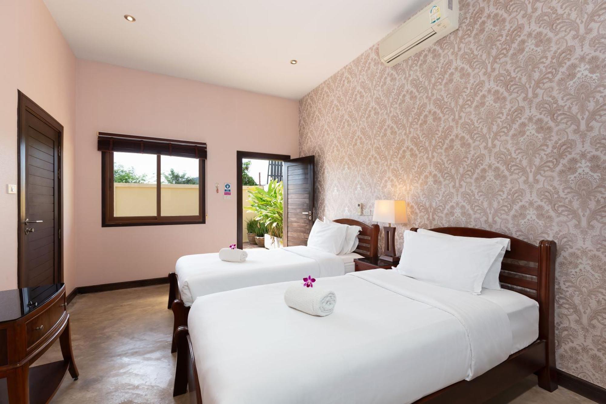 Extraordinary Courtyard 6Br Pool Villa Sri Suri, Naiharn Rawai エクステリア 写真